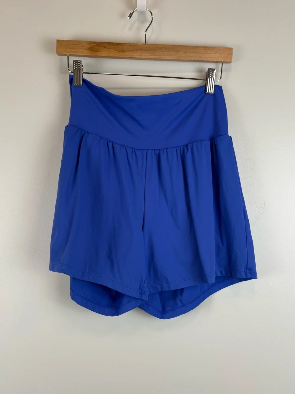 Halara SoftlyZero Airy Super High Waisted 2-in-1 InstantCool Yoga Shorts Size L